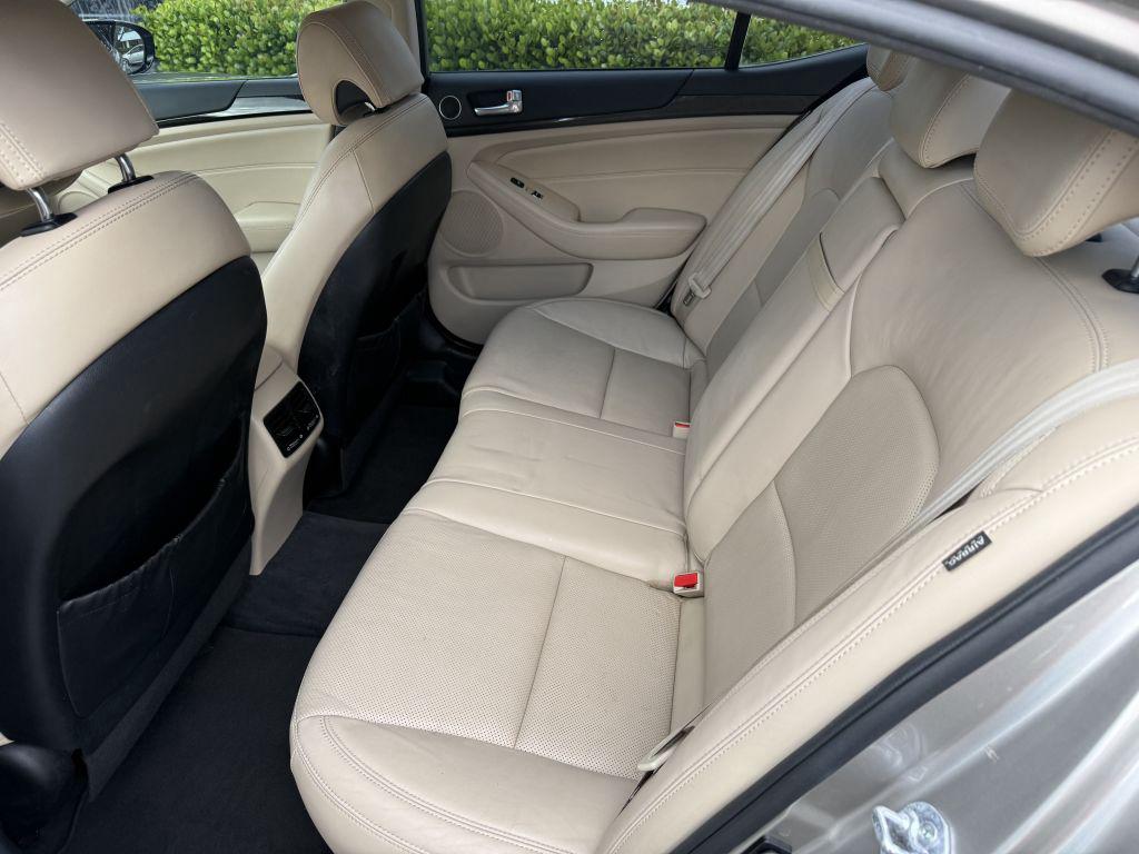 2014 Kia Cadenza - $10,900