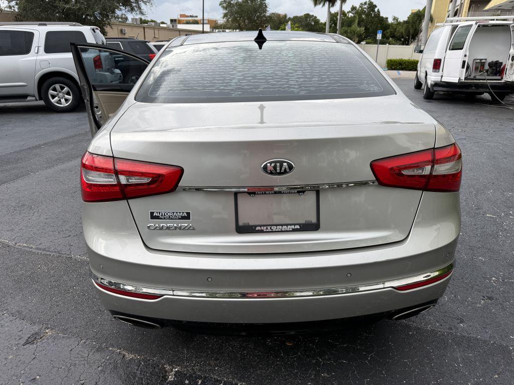 2014 Kia Cadenza - $10,900