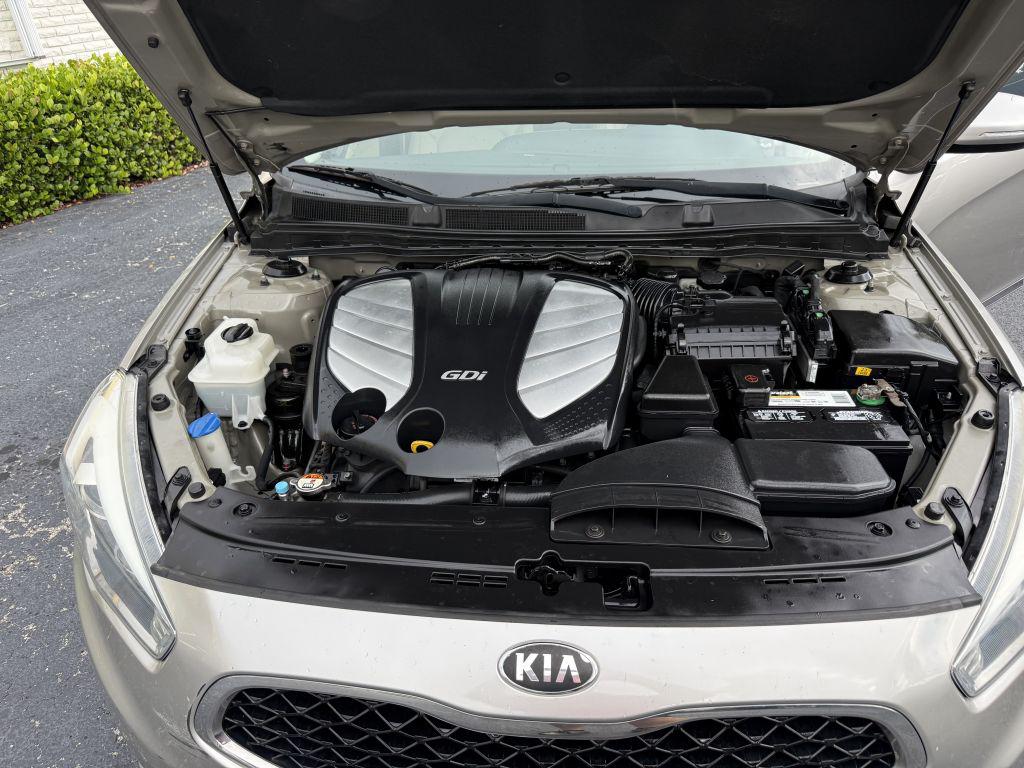 2014 Kia Cadenza - $10,900