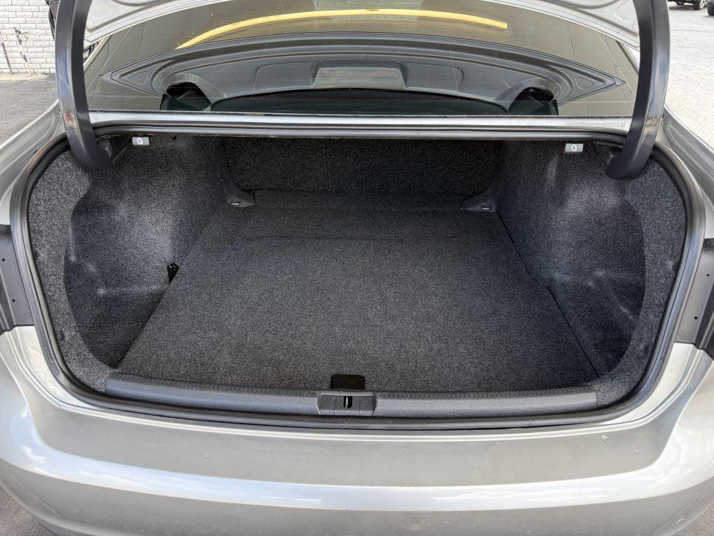2014 Volkswagen Passat - $9,995