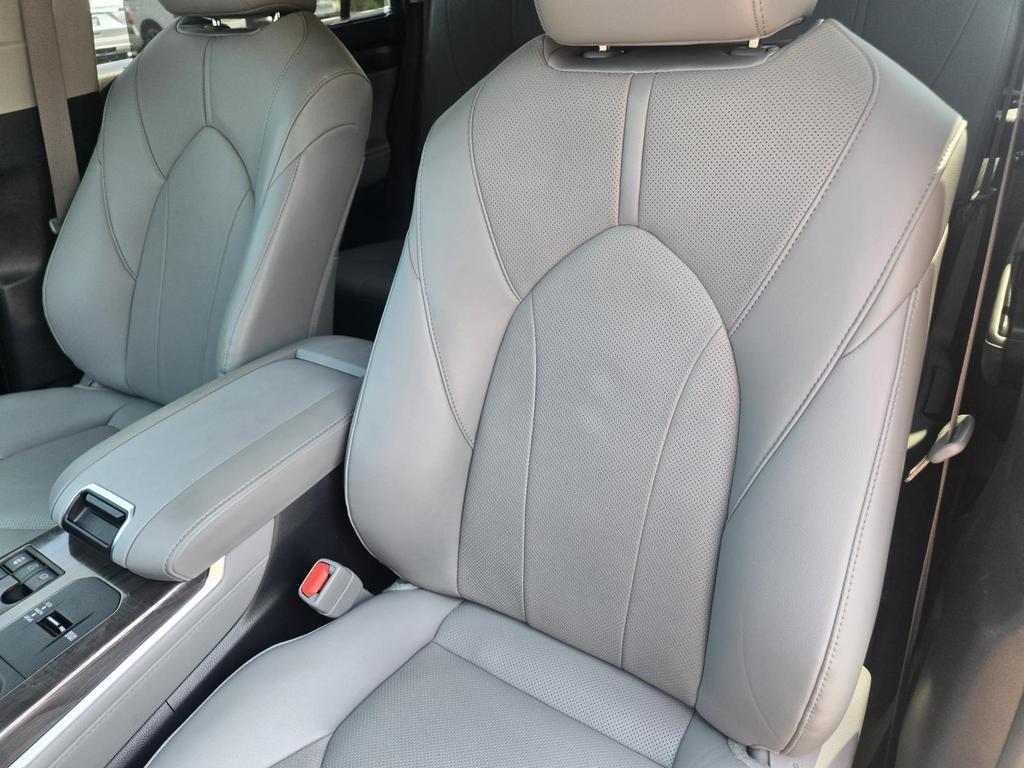 2023 Toyota Highlander - $43,870