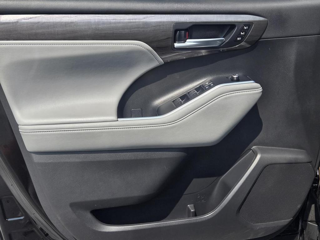 2023 Toyota Highlander - $43,870