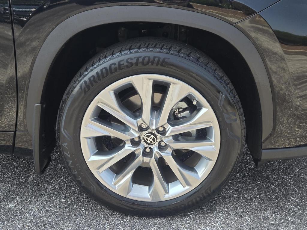 2023 Toyota Highlander - $43,870