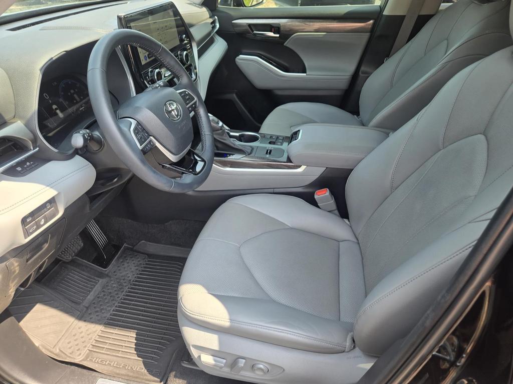 2023 Toyota Highlander - $43,870