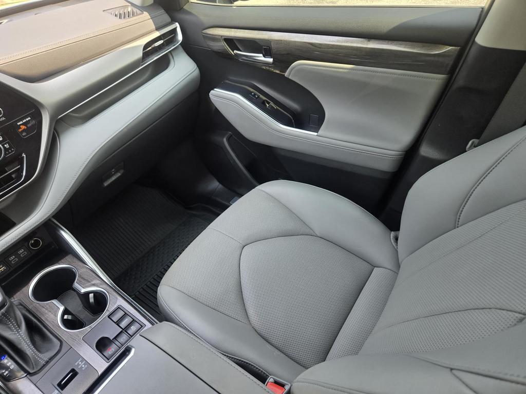 2023 Toyota Highlander - $43,870