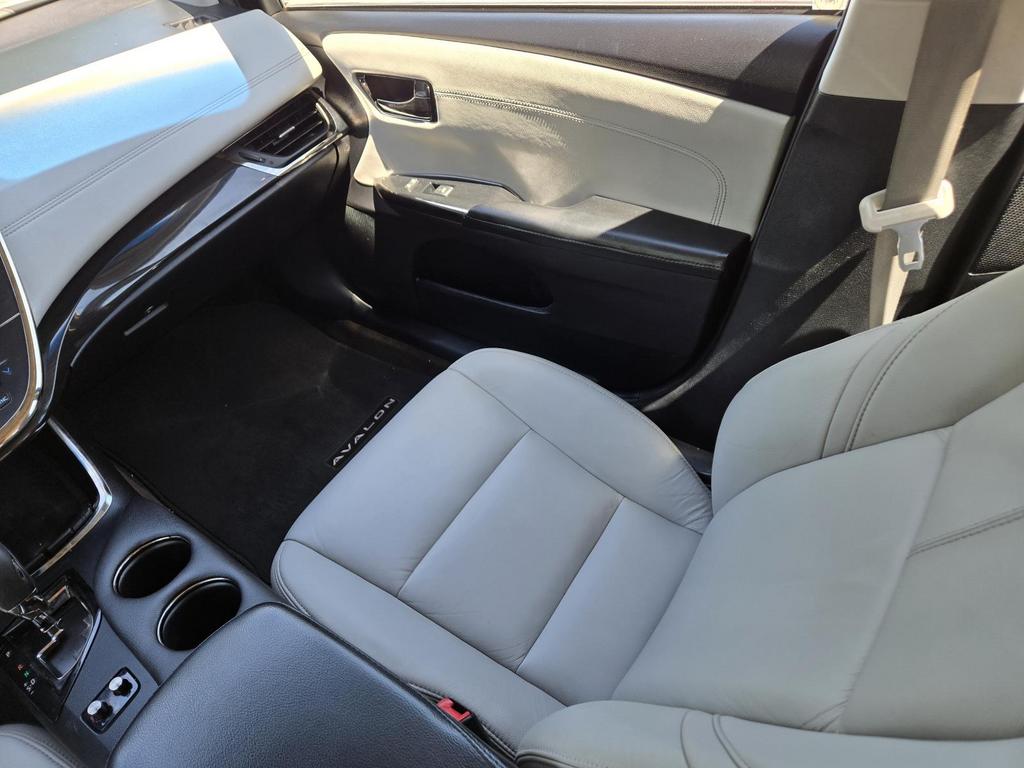 2014 Toyota Avalon - $17,995