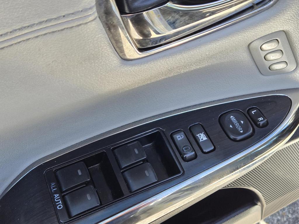 2014 Toyota Avalon - $17,995