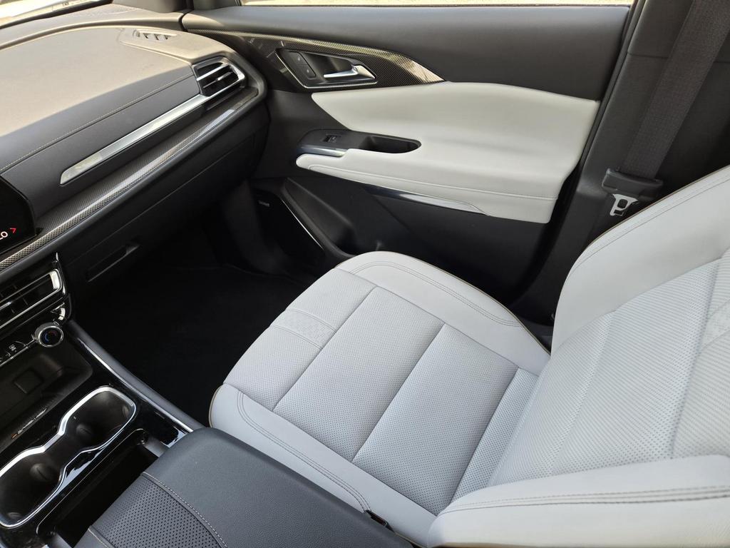 2025 Chevrolet Traverse - $44,995