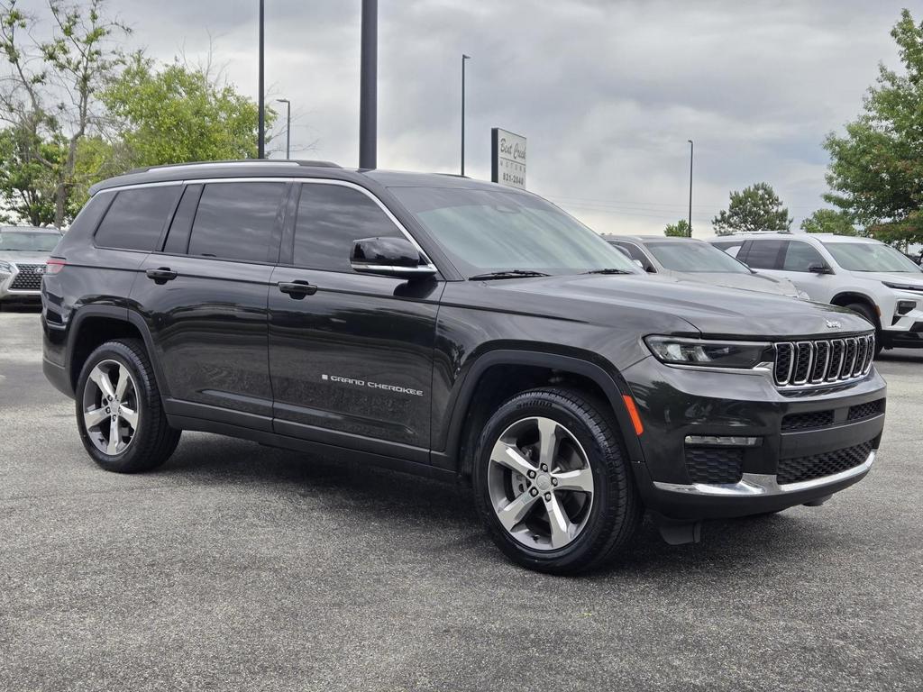 2022 Jeep Cherokee - $26,995