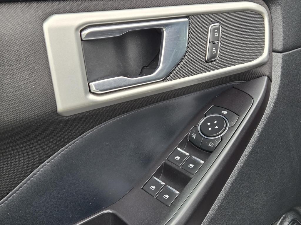 2020 Ford Explorer - $19,995