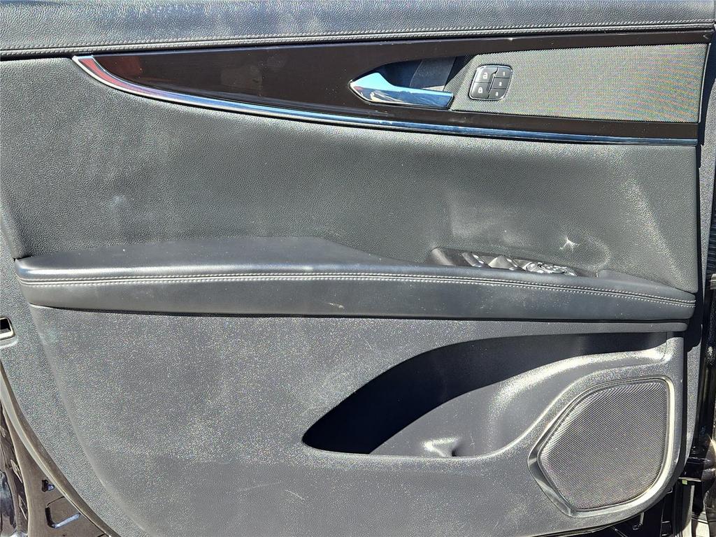 2022 Lincoln Nautilus - $26,995