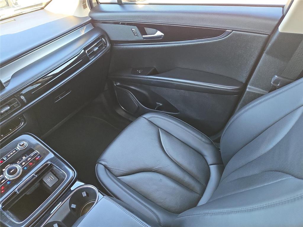 2022 Lincoln Nautilus - $26,995
