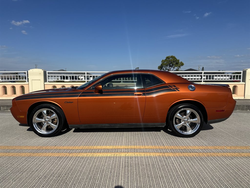 2011 Dodge Challenger R/T photo