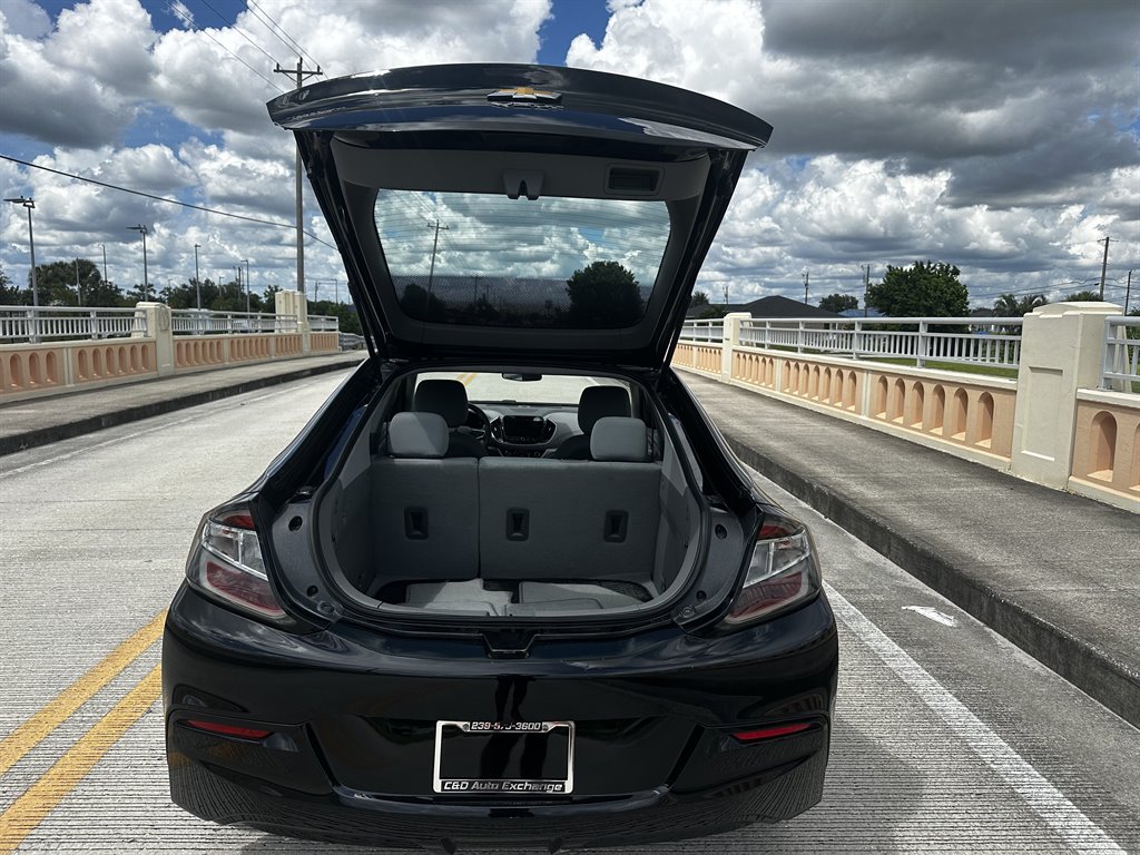2017 Chevrolet Volt - $16,995
