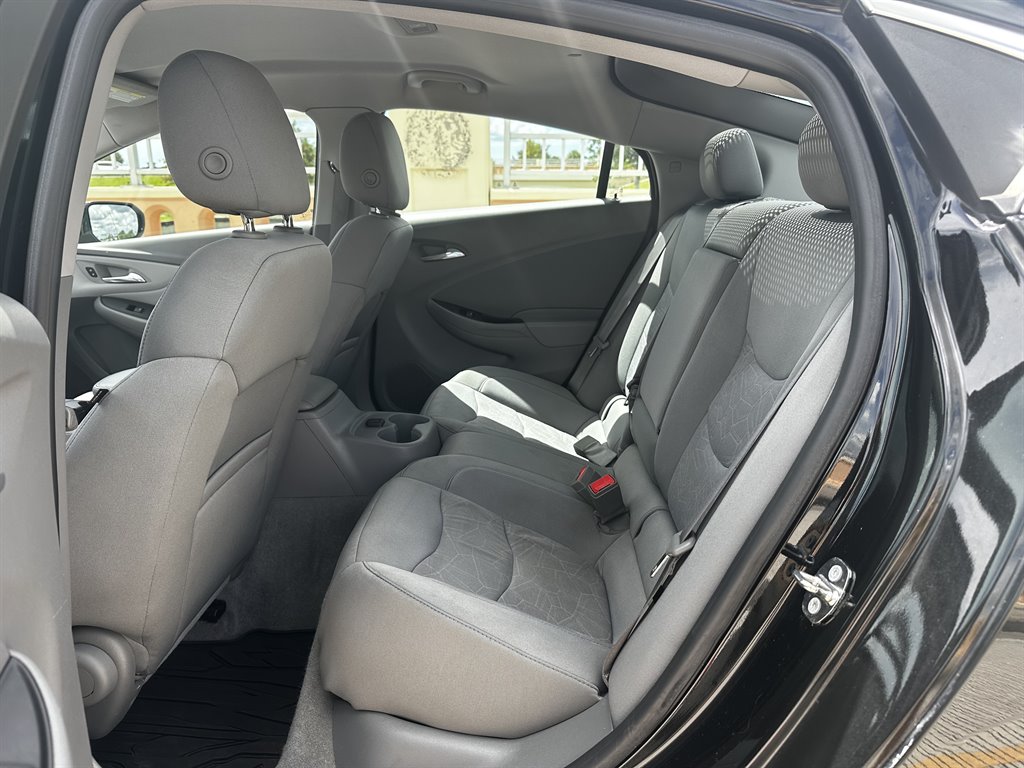 2017 Chevrolet Volt - $16,995
