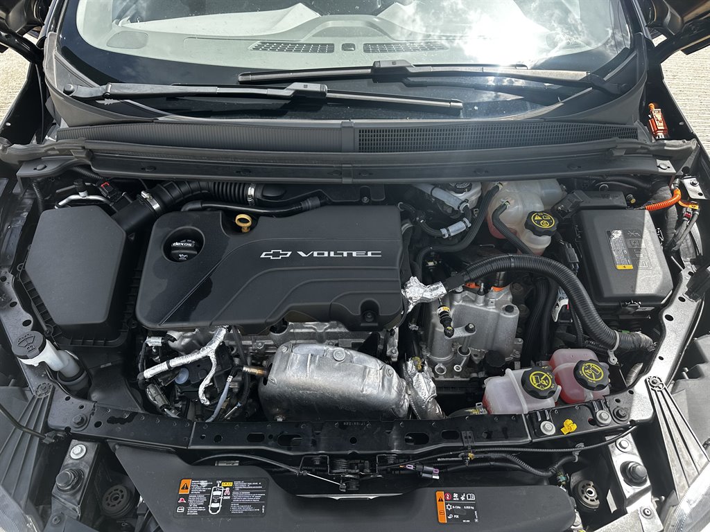2017 Chevrolet Volt - $16,995