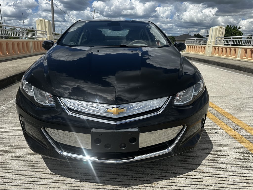2017 Chevrolet Volt - $16,995