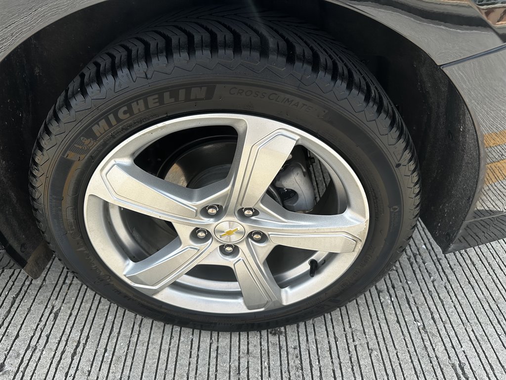 2017 Chevrolet Volt - $16,995