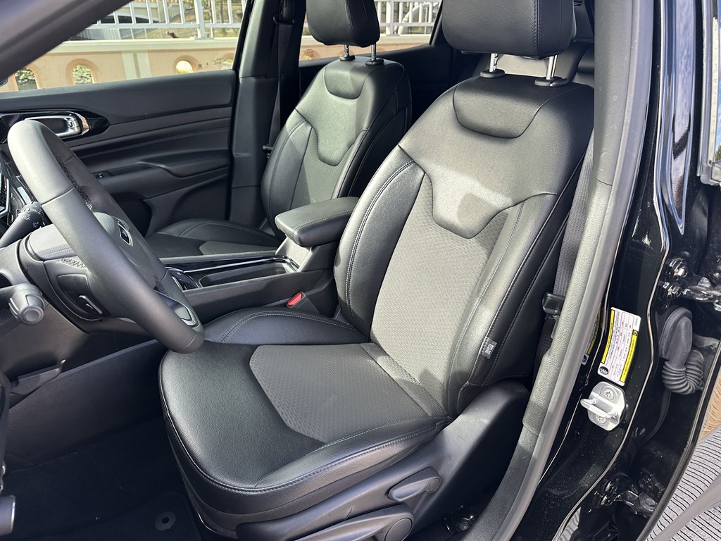 2025 Jeep Compass - $21,995