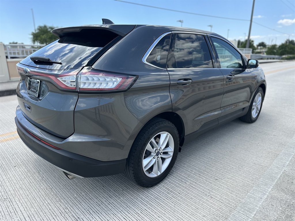 2015 Ford Edge - $9,995