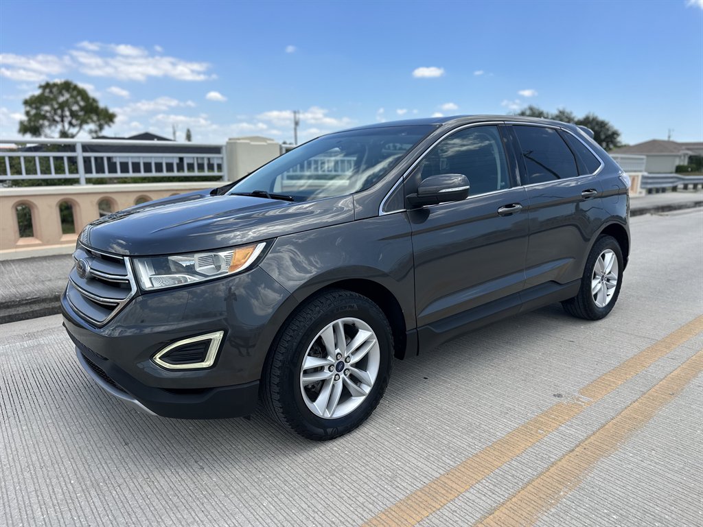 2015 Ford Edge - $9,995