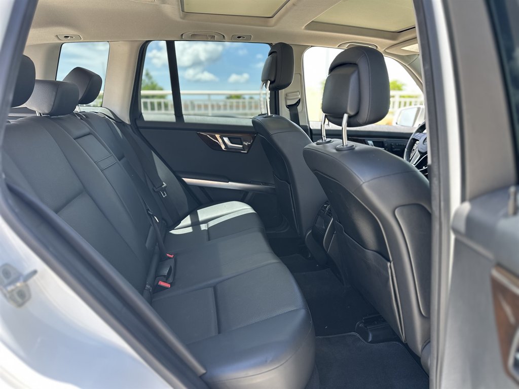 2015 Mercedes-Benz GLK-Class - $14,995