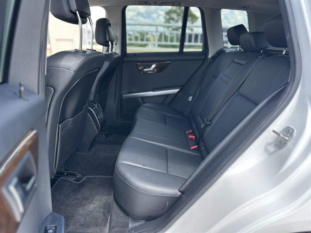 2015 Mercedes-Benz GLK-Class - $14,995