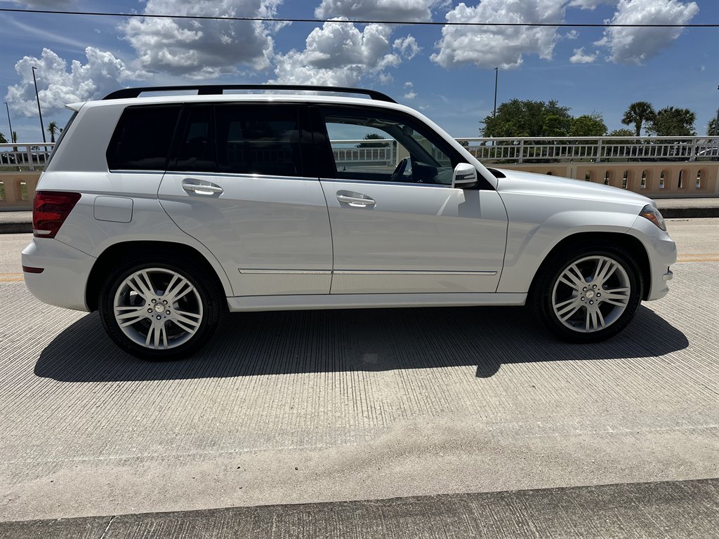 2015 Mercedes-Benz GLK-Class - $14,995