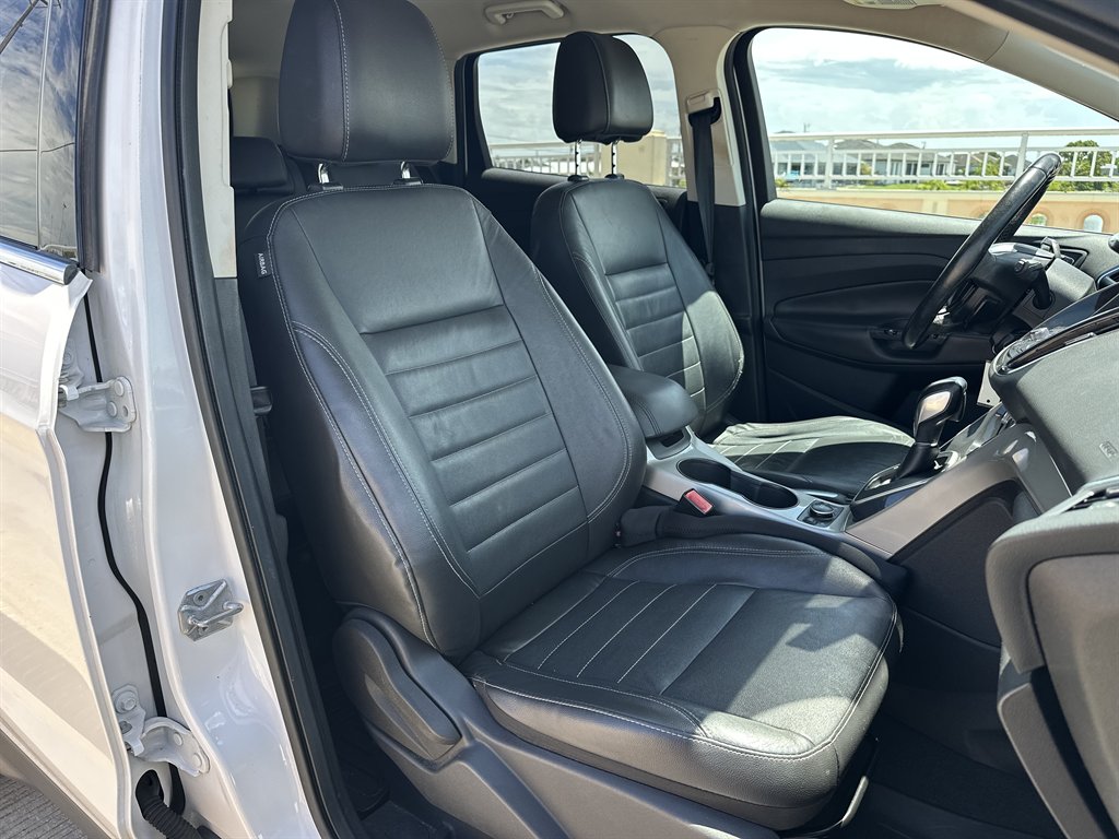 2013 Ford Escape - $6,995