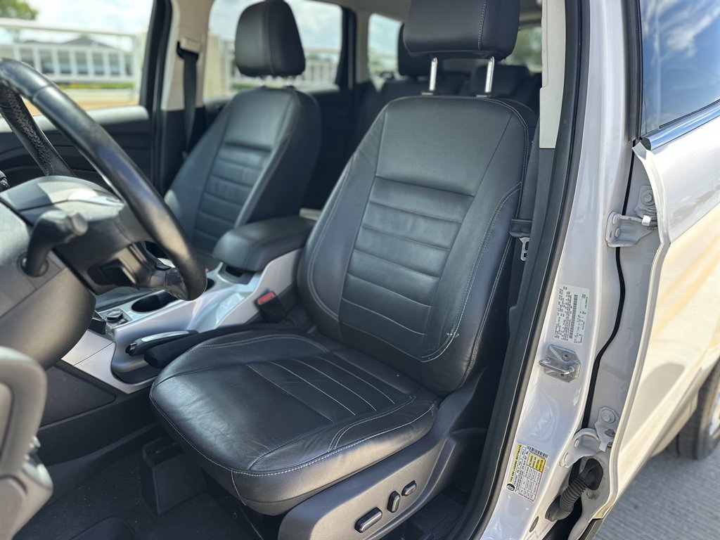 2013 Ford Escape - $6,995