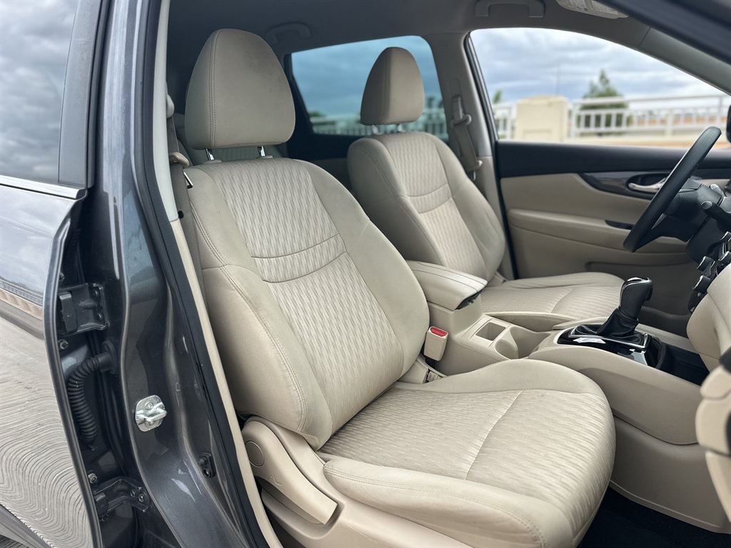2017 Nissan Rogue - $9,995