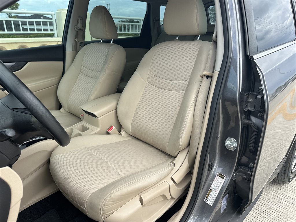 2017 Nissan Rogue - $9,995
