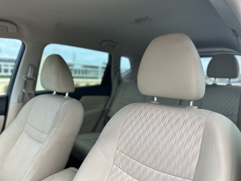 2017 Nissan Rogue - $9,995