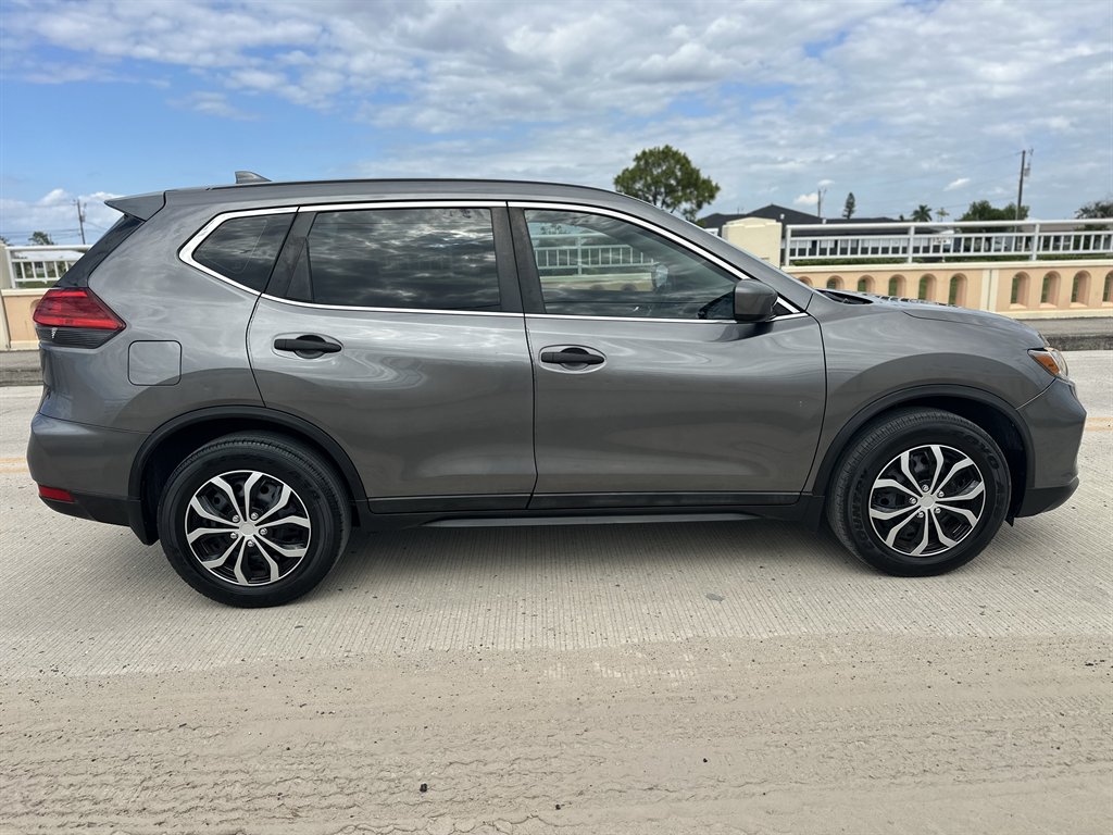 2017 Nissan Rogue - $9,995