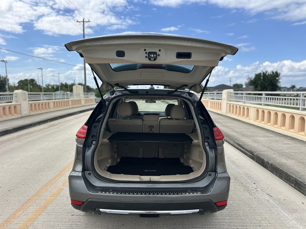 2017 Nissan Rogue - $9,995
