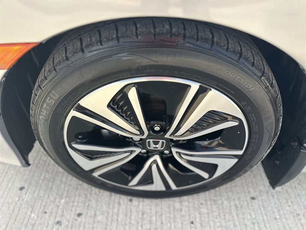 2016 Honda Civic - $12,595