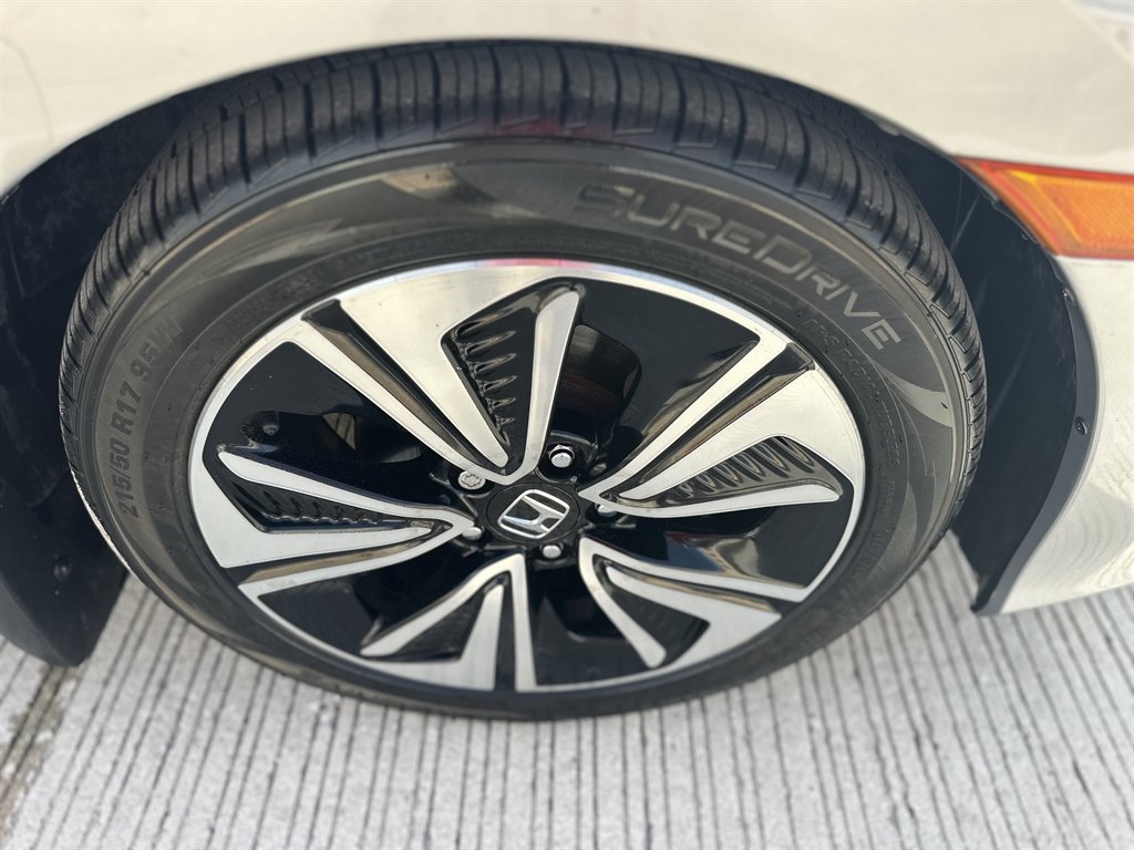 2016 Honda Civic - $12,595