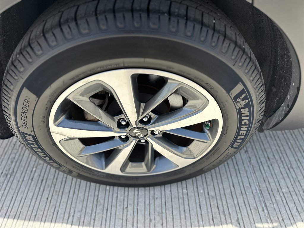 2019 Kia Sorento - $15,595