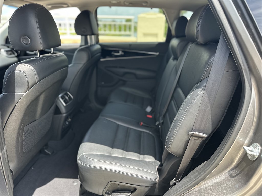 2019 Kia Sorento - $15,595