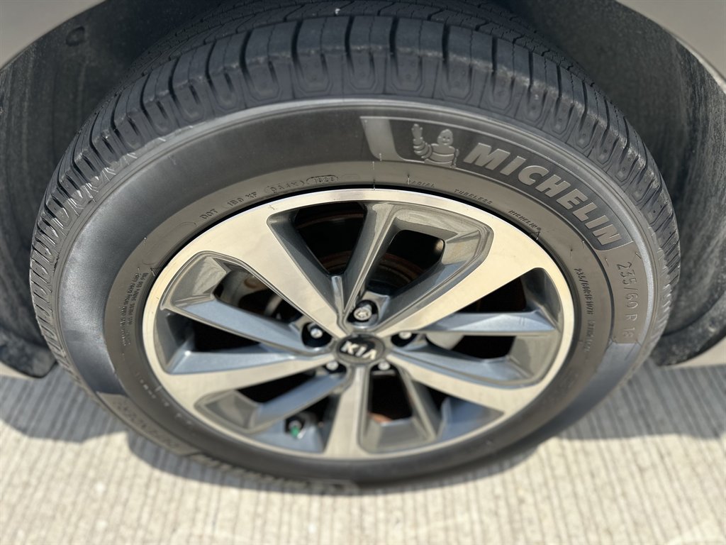 2019 Kia Sorento - $15,595