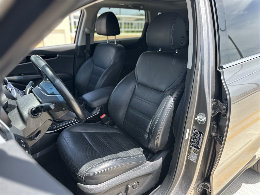 2019 Kia Sorento - $15,595