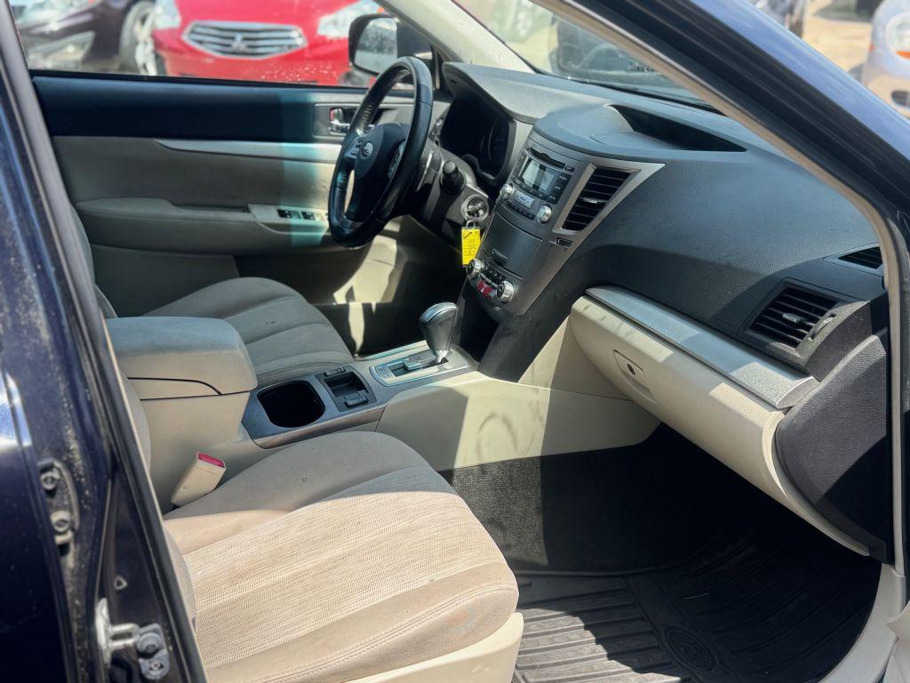 2013 Subaru Outback 2.5i Premium photo