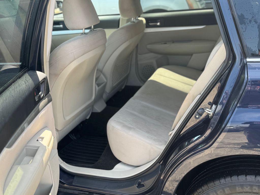 2013 Subaru Outback 2.5i Premium photo