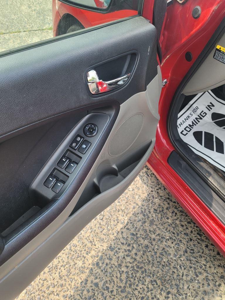 2015 Kia Forte - $8,500
