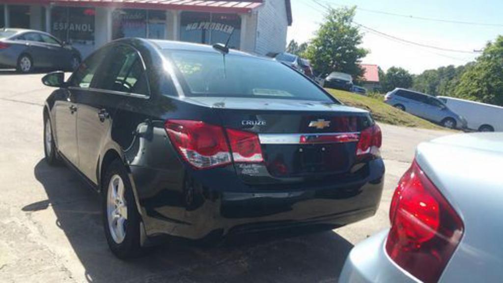 2011 Chevrolet Cruze - $7,000