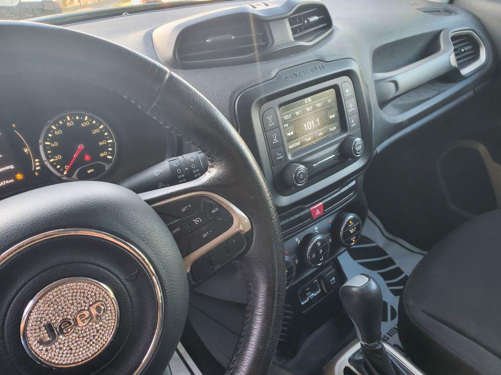 2015 Jeep Renegade Latitude 4d  photo