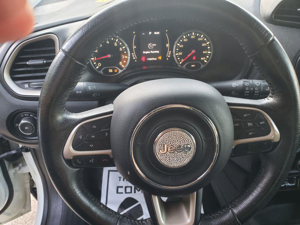 2015 Jeep Renegade Latitude 4d  photo