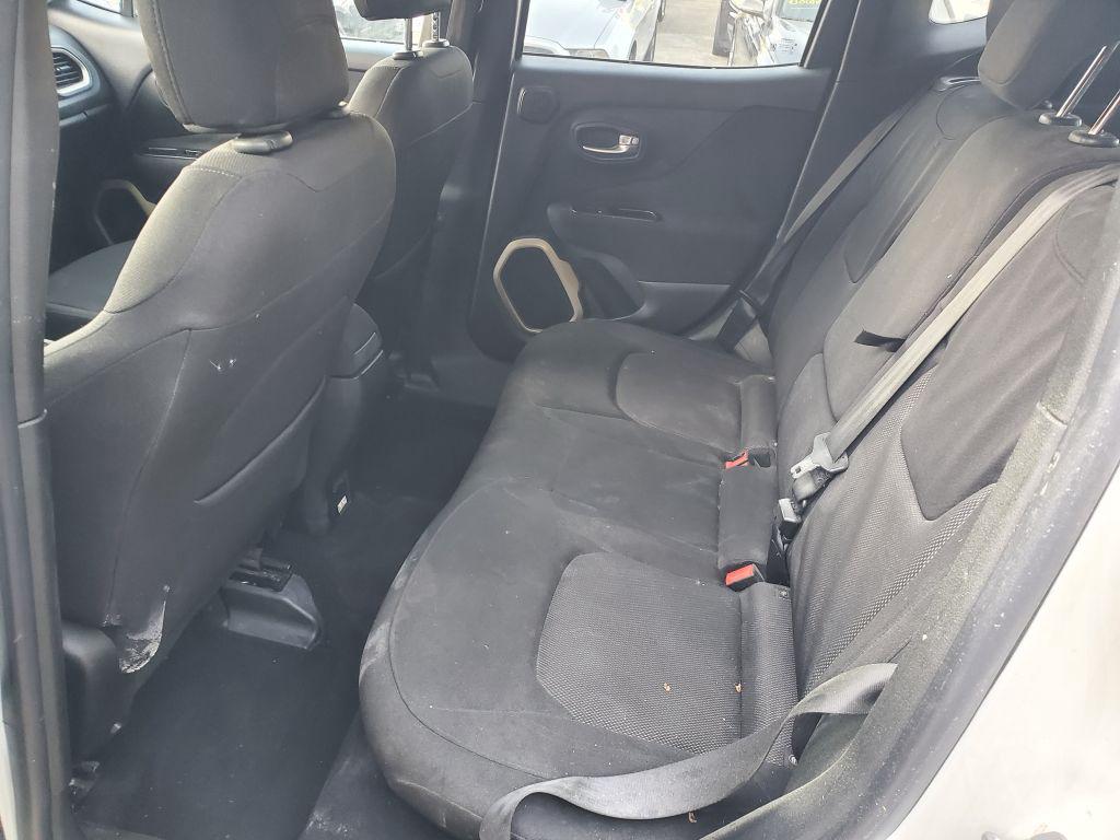 2015 Jeep Renegade Latitude 4d  photo