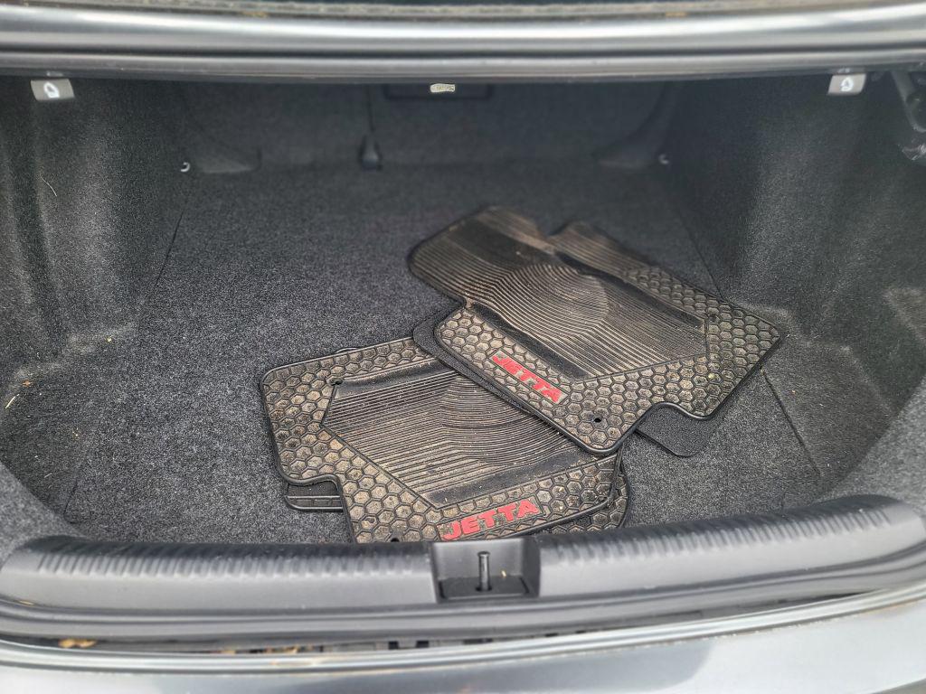 2014 Volkswagen Jetta - $9,500