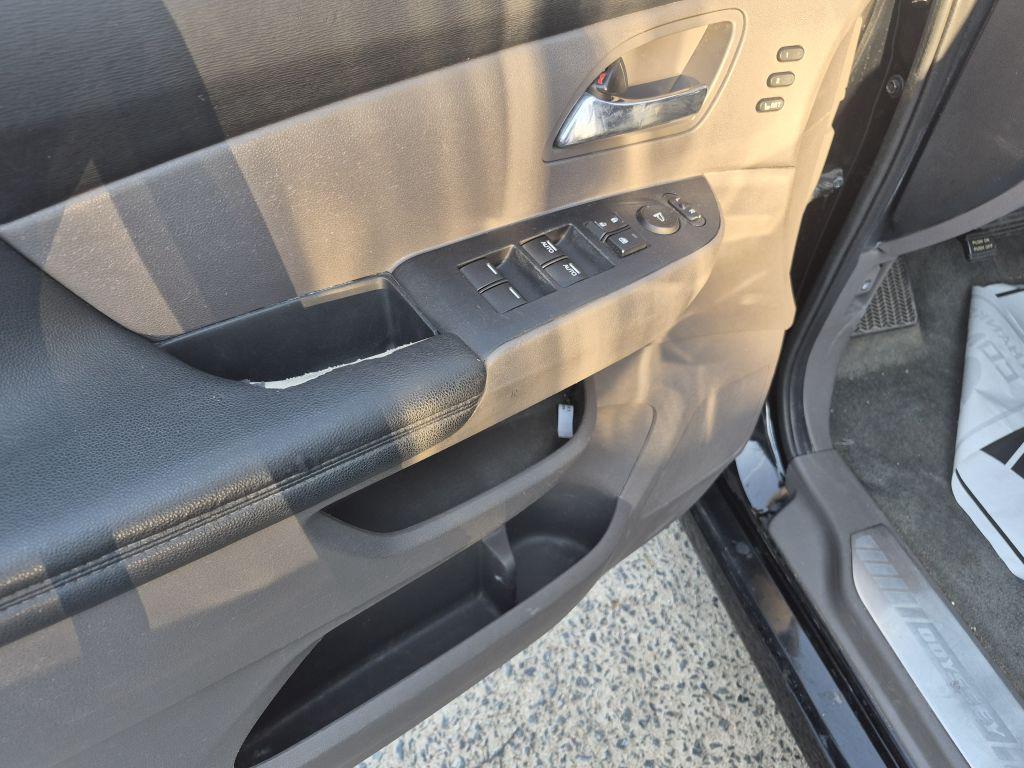 2016 Honda Odyssey - $14,000